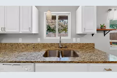 1526 SW 33rd Street, Redmond, OR 97756 - Photo 13