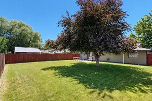 1526 SW 33rd St, Redmond, OR 97756 - Photo 29