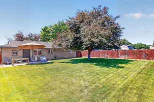 1526 SW 33rd St, Redmond, OR 97756 - Photo 27