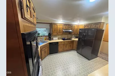 2080 Terrace Avenue, Klamath Falls, OR 97601 - Photo 3