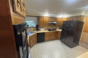 2080 Terrace Ave, Klamath Falls, OR 97601 - Photo 3