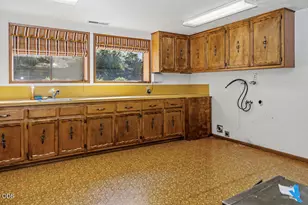 2080 Terrace Ave, Klamath Falls, OR 97601 - Photo 11