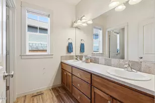 61172 Hilmer Creek Dr, Bend, OR 97702 - Photo 19