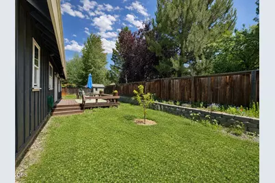 61172 Hilmer Creek Drive, Bend, OR 97702 - Photo 33