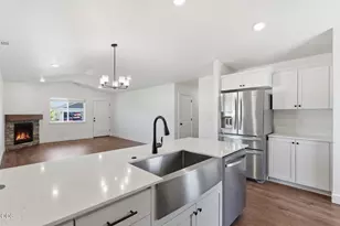 262 NW Par Ave, Madras, OR 97741 - Photo 9