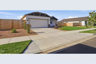 262 NW Par Avenue, Madras, OR 97741 - Photo 3