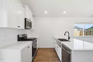 262 NW Par Ave, Madras, OR 97741 - Photo 11