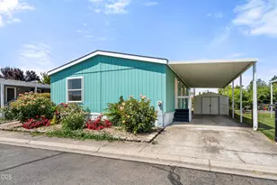 1570 S Peach St, Medford, OR 97501 - Photo 3