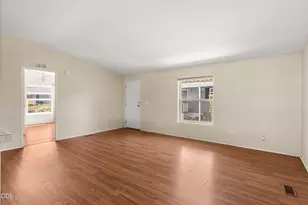 1570 S Peach St, Medford, OR 97501 - Photo 9