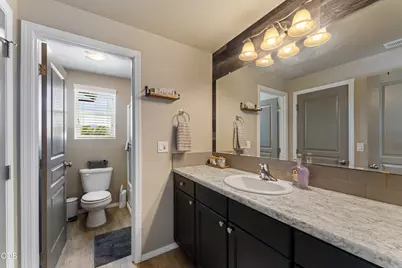 924 Pendleton Drive, Medford, OR 97501 - Photo 21