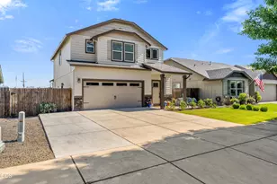 924 Pendleton Dr, Medford, OR 97501 - Photo 1