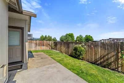 924 Pendleton Drive, Medford, OR 97501 - Photo 29