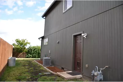 924 Pendleton Drive, Medford, OR 97501 - Photo 9