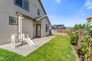 924 Pendleton Dr, Medford, OR 97501 - Photo 31