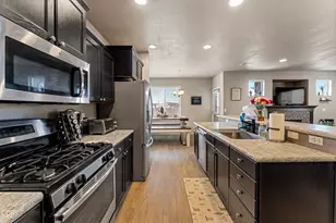 924 Pendleton Dr, Medford, OR 97501 - Photo 15