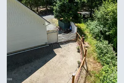 1120 S 3rd Street, Jacksonville, OR 97530 - Photo 39