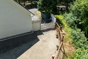 1120 S 3rd St, Jacksonville, OR 97530 - Photo 39