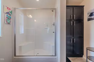 333 Mountain View Dr, Talent, OR 97540 - Photo 29