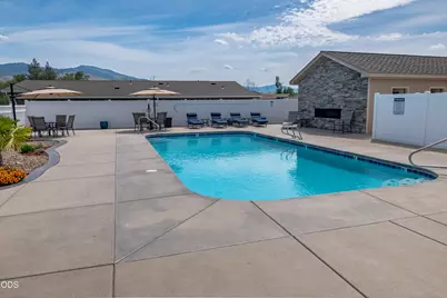 333 Mountain View Drive #UNIT 75, Talent, OR 97540 - Photo 9