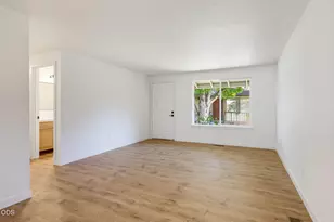 300 Shafer Ln, Jacksonville, OR 97530 - Photo 7