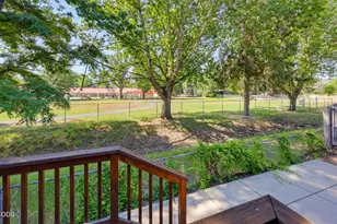 300 Shafer Ln, Jacksonville, OR 97530 - Photo 35