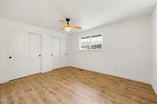 300 Shafer Ln, Jacksonville, OR 97530 - Photo 27