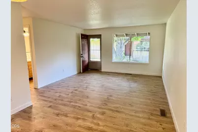300 Shafer Lane #I-2, Jacksonville, OR 97530 - Photo 9