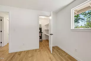 300 Shafer Ln, Jacksonville, OR 97530 - Photo 25