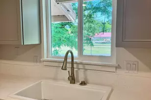 300 Shafer Ln, Jacksonville, OR 97530 - Photo 7