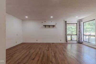 6900 Pleasant Creek Road, Rogue River, OR 97537 - Photo 15