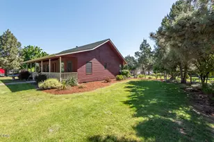 1455 SW Sunset Dr, Madras, OR 97741 - Photo 3