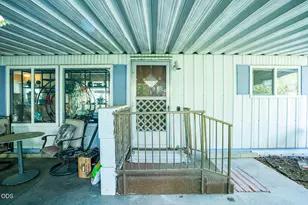 2252 Table Rock Rd, Medford, OR 97501 - Photo 3