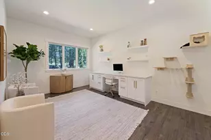 60255 Sunset View Dr, Bend, OR 97702 - Photo 25