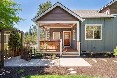 1940 NW Monterey Pines Drive NW #15, Bend, OR 97703 - Photo 1