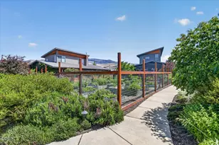 106 Dunn Cir, Ashland, OR 97520 - Photo 23