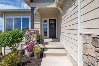 547 W La Strada Circle, Medford, OR 97504 - Photo 3