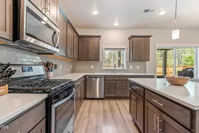 16504 Pine Creek Drive, La Pine, OR 97739 - Photo 9