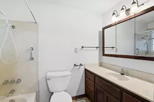 209 Coral Cir, Phoenix, OR 97535 - Photo 23