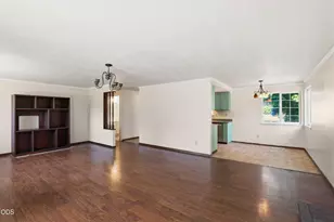 209 Coral Cir, Phoenix, OR 97535 - Photo 9