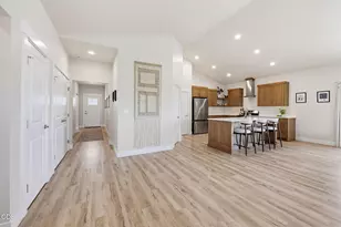 137 Willow Springs Dr, Talent, OR 97540 - Photo 19
