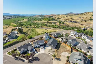 137 Willow Springs Drive, Talent, OR 97540 - Photo 49
