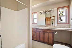 6900 NE 1st St, Redmond, OR 97756 - Photo 39
