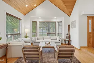18004 Tan Oak Ln, Bend, OR 97707 - Photo 5