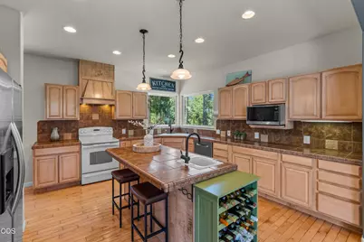 15194 E River Loop Drive E, Bend, OR 97707 - Photo 11
