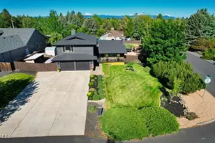 61211 Mt Vista Dr, Bend, OR 97702 - Photo 7