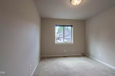 417 NW 27th Street, Redmond, OR 97756 - Photo 15