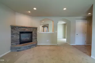 417 NW 27th St, Redmond, OR 97756 - Photo 5