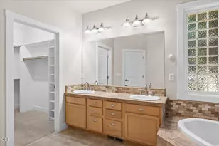3880 Crystal Springs Dr, Medford, OR 97504 - Photo 11