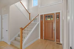 3880 Crystal Springs Dr, Medford, OR 97504 - Photo 5