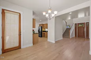 3880 Crystal Springs Dr, Medford, OR 97504 - Photo 15